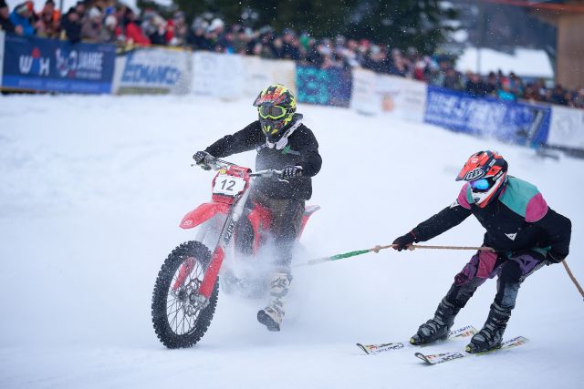 Skijoering24.12.2025: 11. Holzknecht Skijöring in Gosau am Dachstein, Oberösterreich, ÖsterreichFoto: © 2025 Martin Bihounek